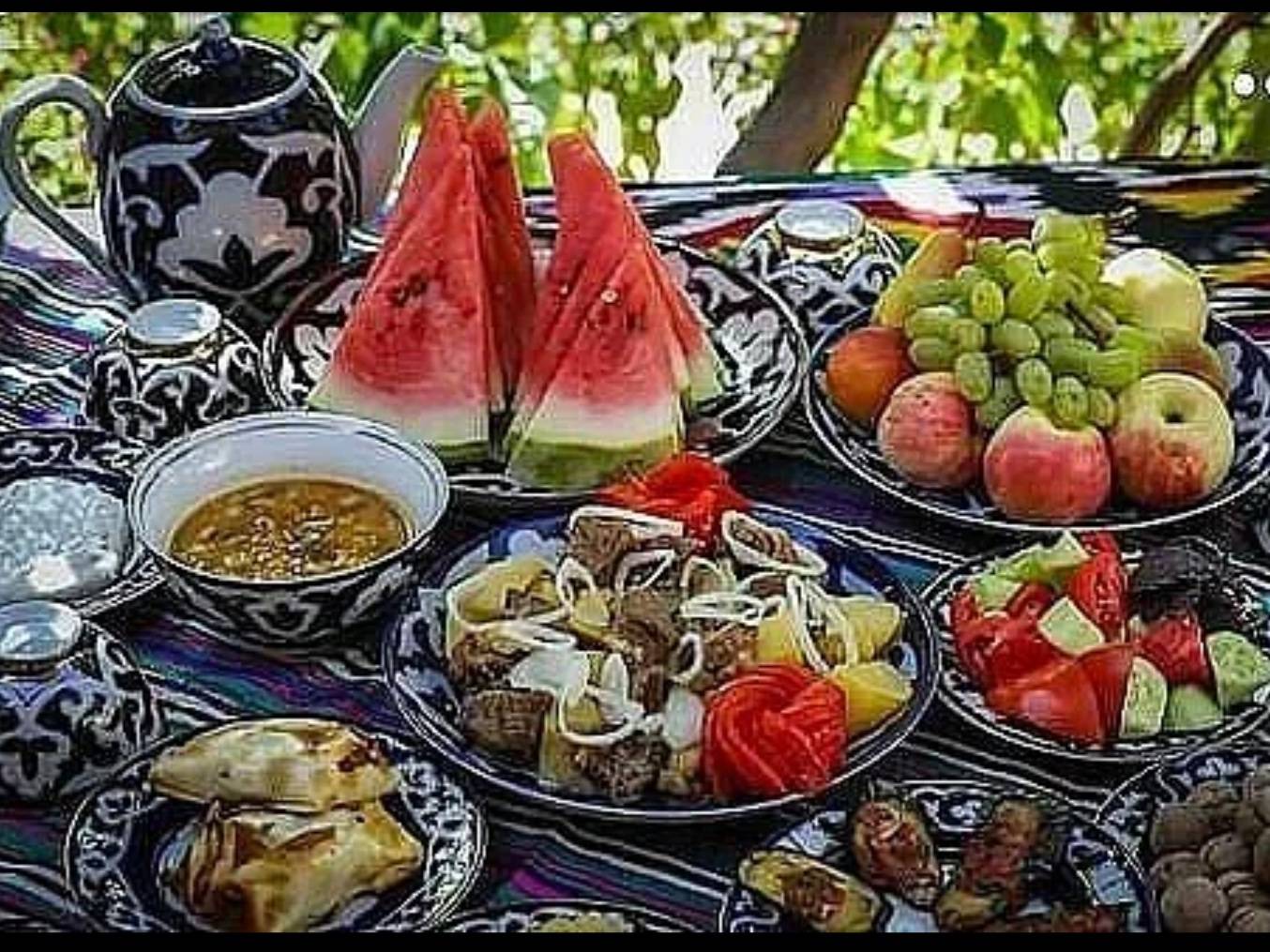 Традиции таджикской кухни. Дастархан Узбекистан. Миллий таом. Узбекистан Миллий таомлари. Узбекский дастархан в Узбекистане.